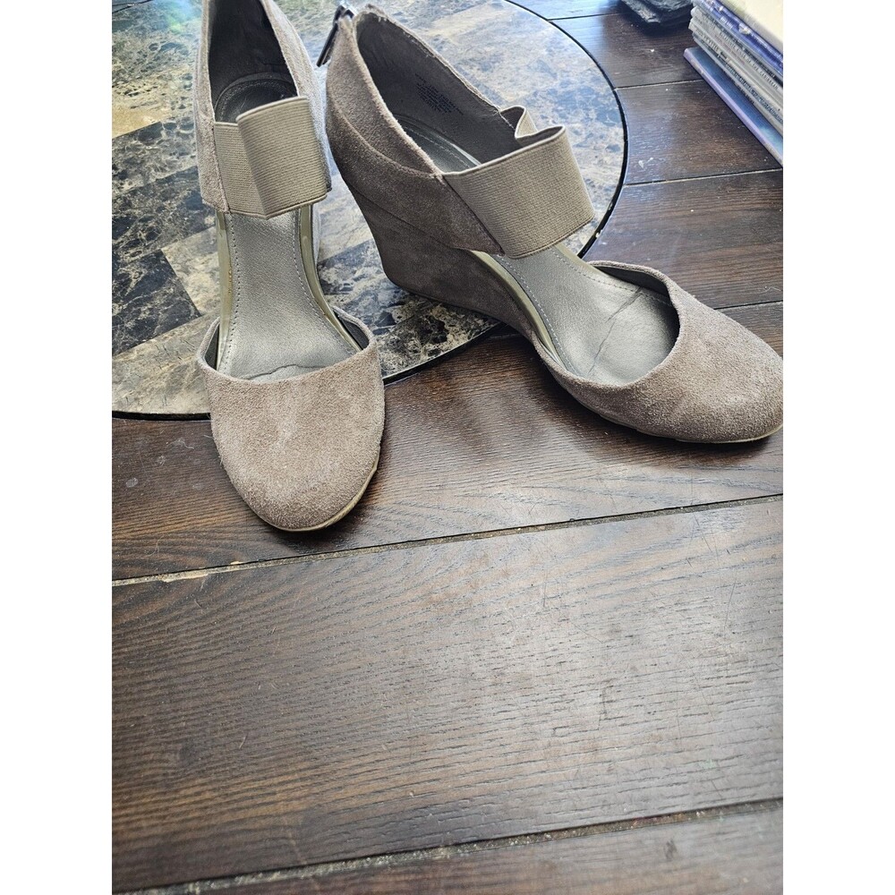 Kenneth Cole Reaction Tan Suede Wedge Shoes Women's Size 10